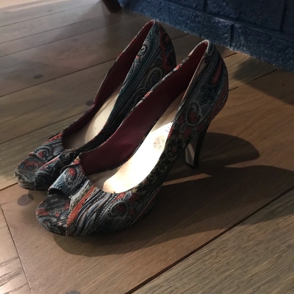 Paisley peep toe heels size 8 - Picture 2 of 4